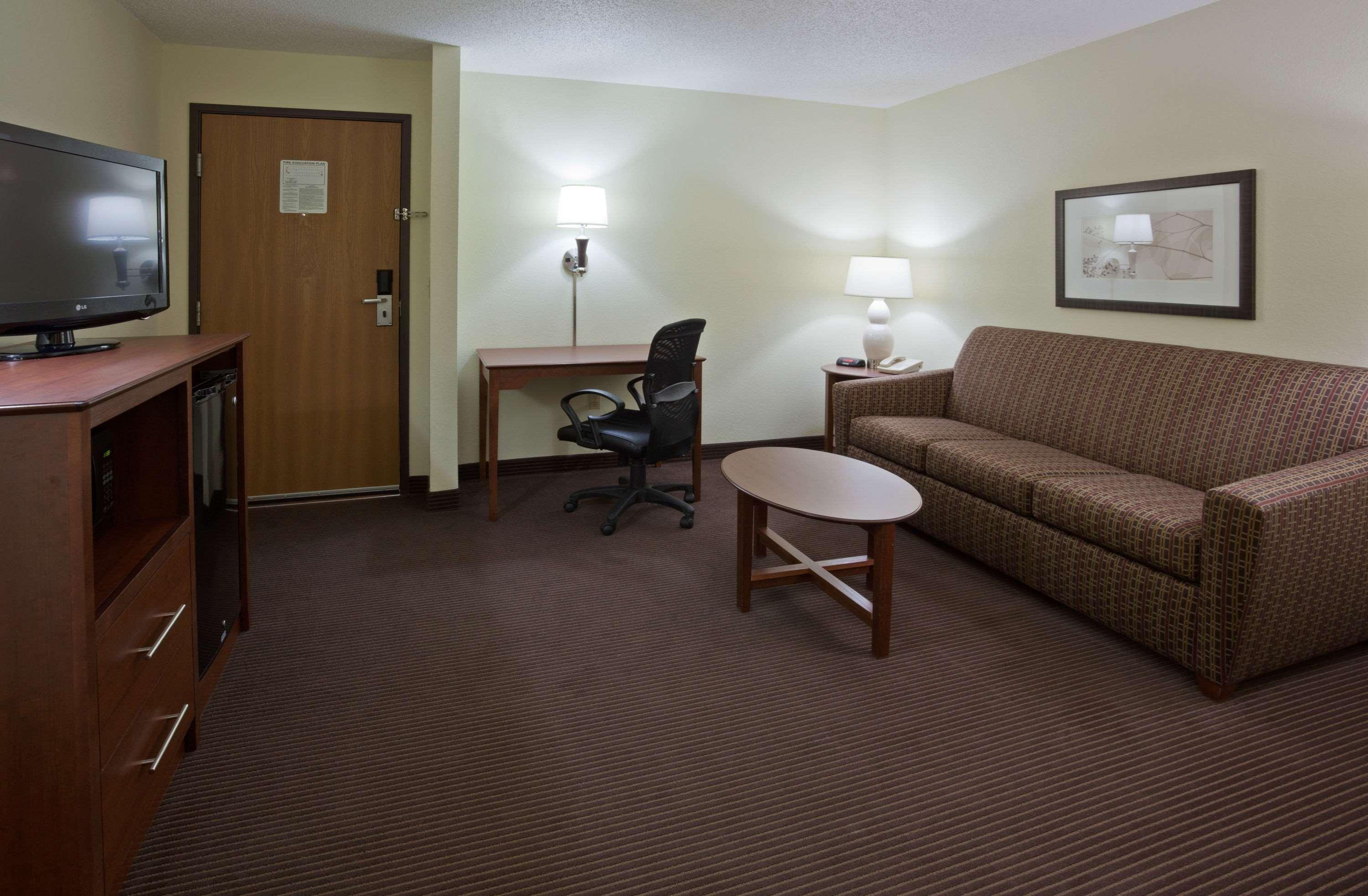 Americinn By Wyndham Bismarck Esterno foto