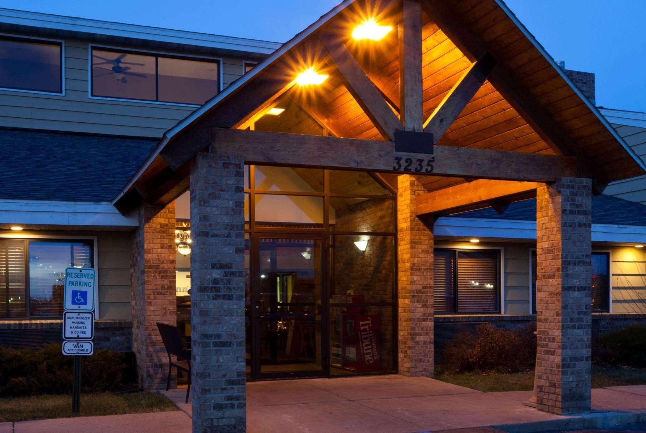 Americinn By Wyndham Bismarck Esterno foto