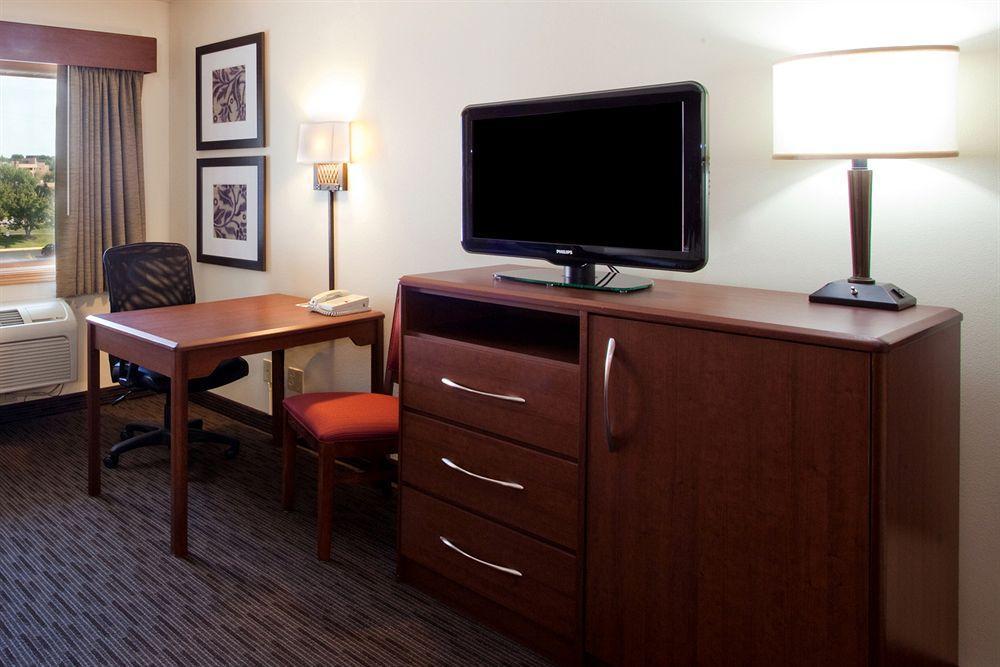 Americinn By Wyndham Bismarck Esterno foto