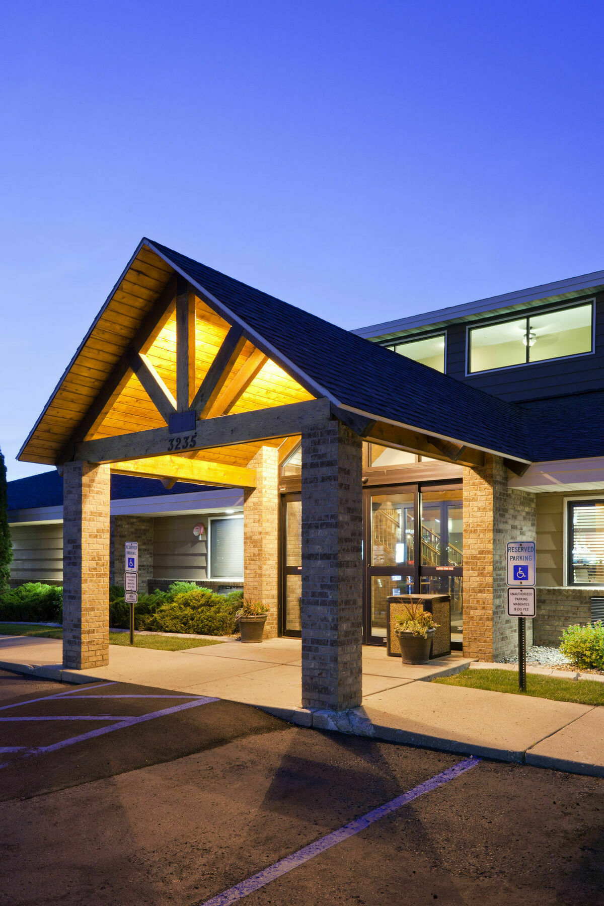 Americinn By Wyndham Bismarck Esterno foto