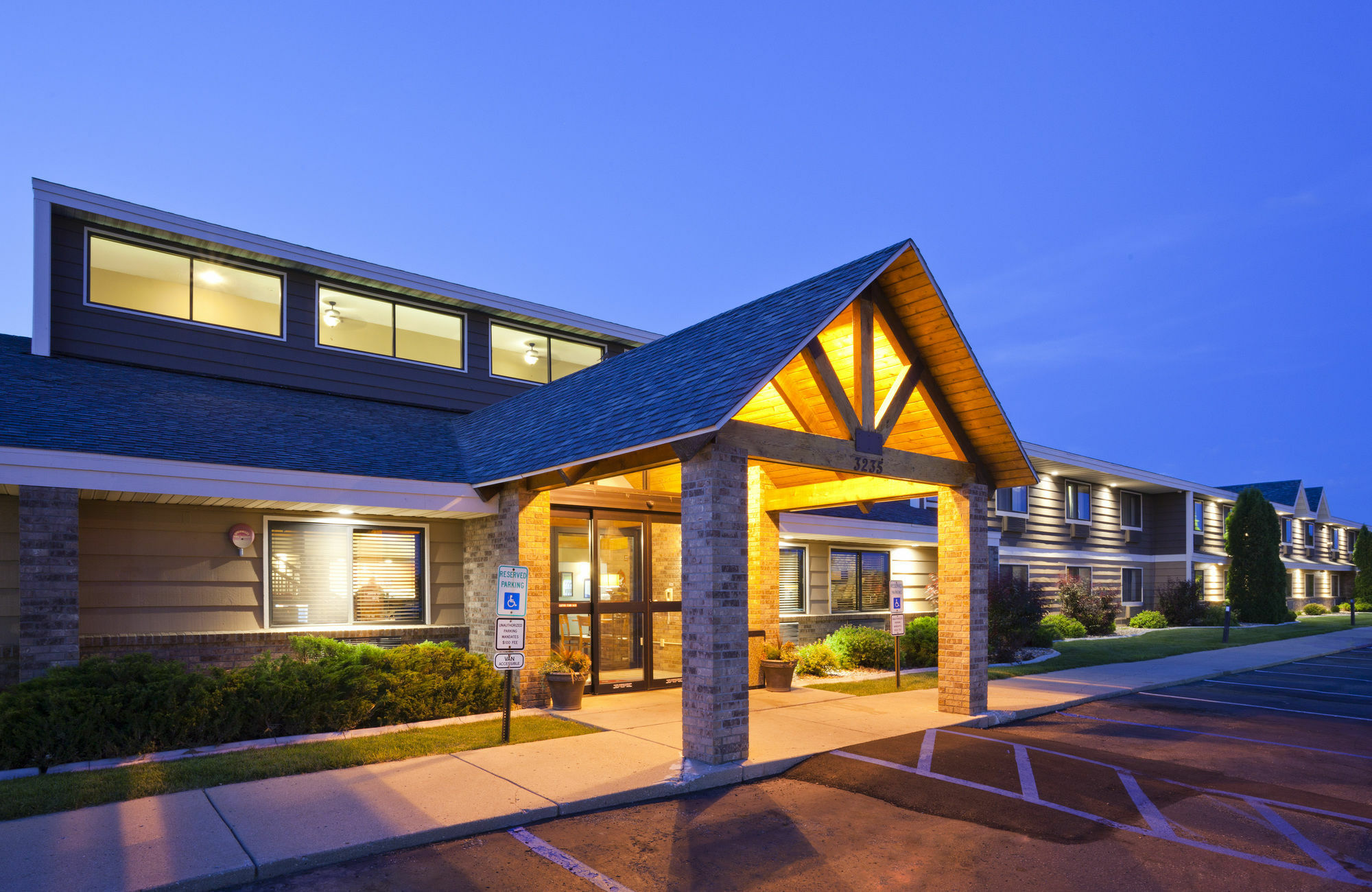 Americinn By Wyndham Bismarck Esterno foto